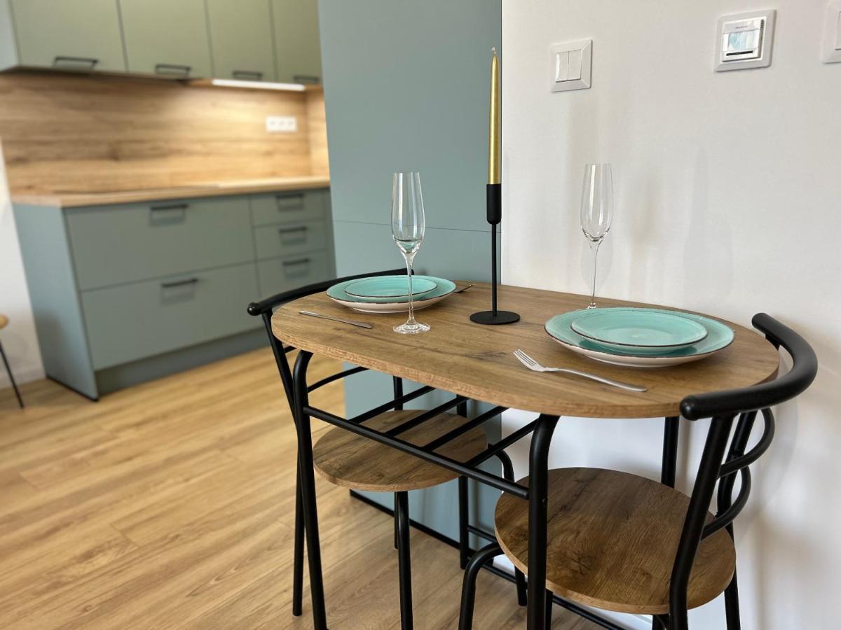 Cozy 1-Bedroom Condo Miloslavov Eksteriør billede